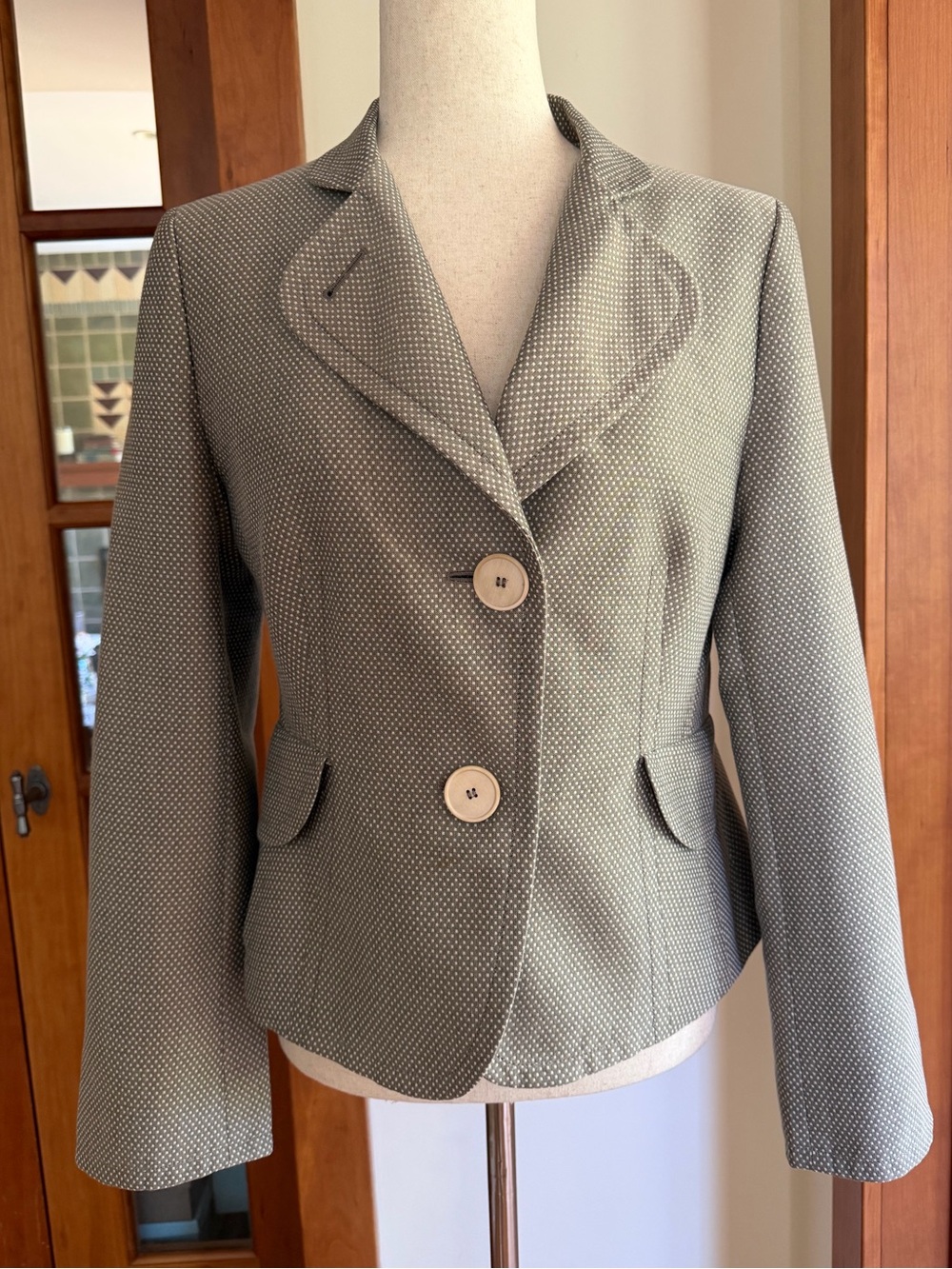 Akris Punto Small-Scale Gray- Beige Patterned Cotton Blazer